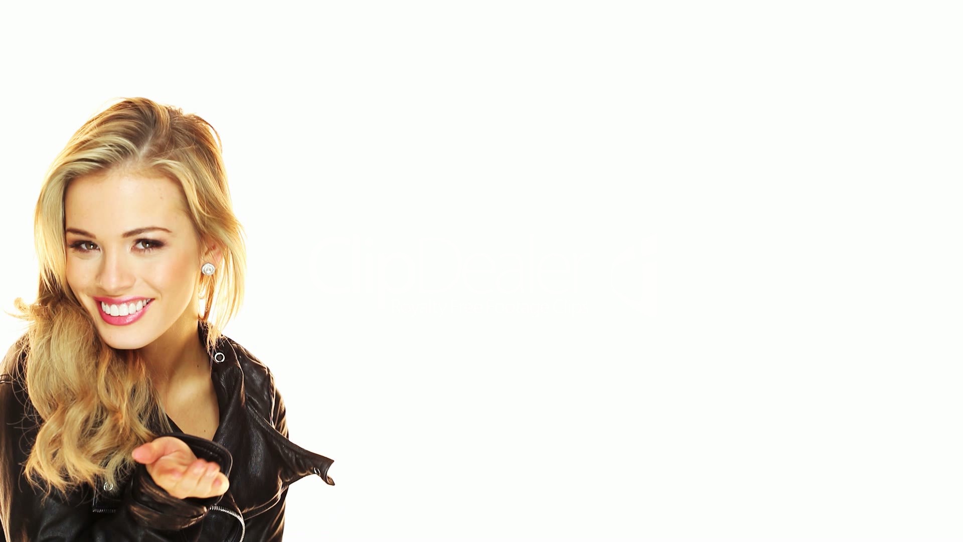 5--1536836-Woman With Beautiful Smile